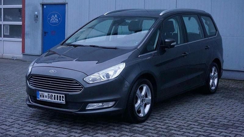 Grau Gebraucht 2016 Ford Galaxy Titanium Van / Kleinbus | 14.900 € (Guter Preis) - Bild 1/4