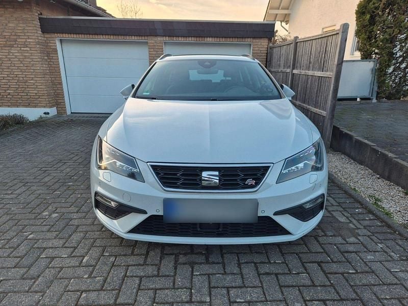 Używany Seat Leon ST Beats 150 KM (110 kW) 2022 Biały Kombi
