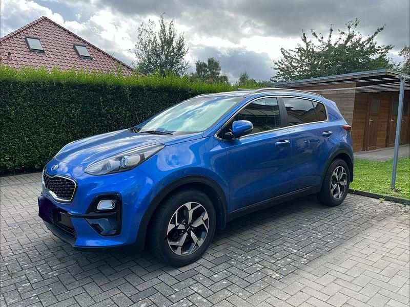 Blau Gebraucht 2018 Kia Sportage Vision SUV | 17.800 € (Fairer Preis) - Bild 1/4