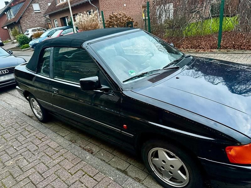 Gebraucht Ford Escort Cabriolet 105 PS (77 kW) 1991 Schwarz Cabrio