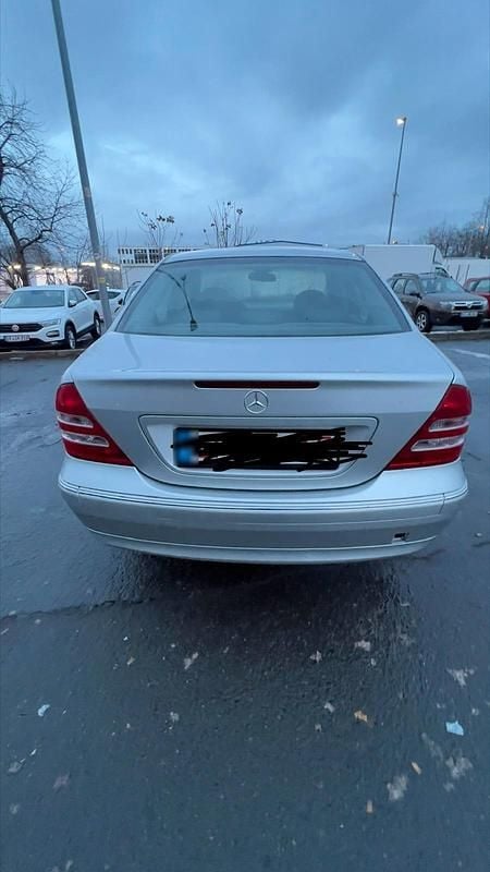 Gebraucht Mercedes C180 143 PS (105 kW) 2004 Silber Limousine