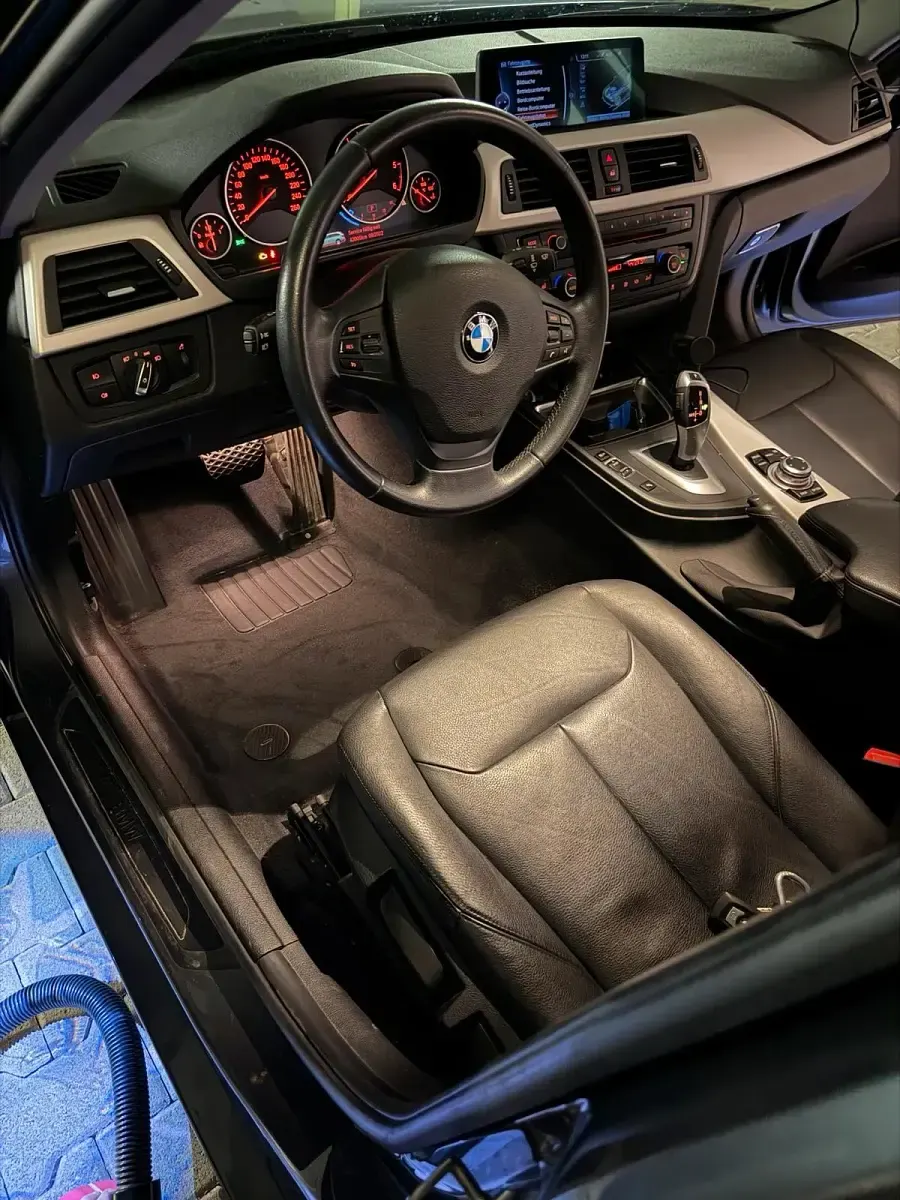 Gebraucht BMW 330 M Sport 258 PS (189 kW) 2013 Grau Kombi
