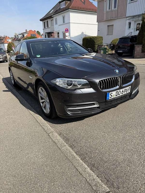 Gebraucht BMW 520 190 PS (139 kW) 2016 Grau Limousine