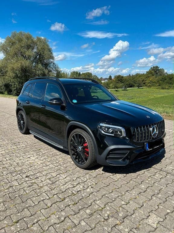 Schwarz Gebraucht 2021 Mercedes GLB35 AMG SUV | 41.900 € (Fairer Preis) - Bild 1/4