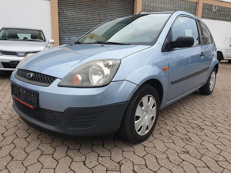 Gebraucht Ford Fiesta Ambiente 60 PS (44 kW) 2006 Blau Kleinwagen