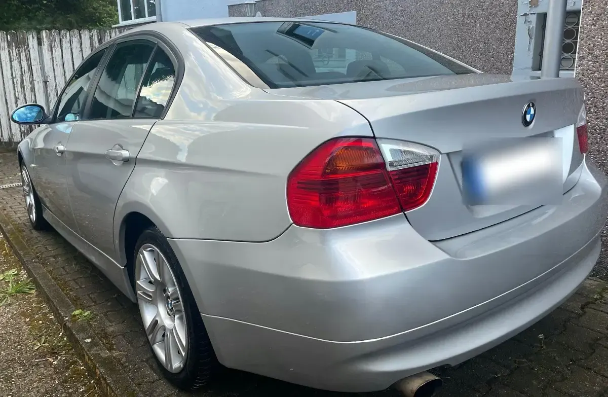 Gebraucht BMW 318 129 PS (94 kW) 2006 Silber Limousine