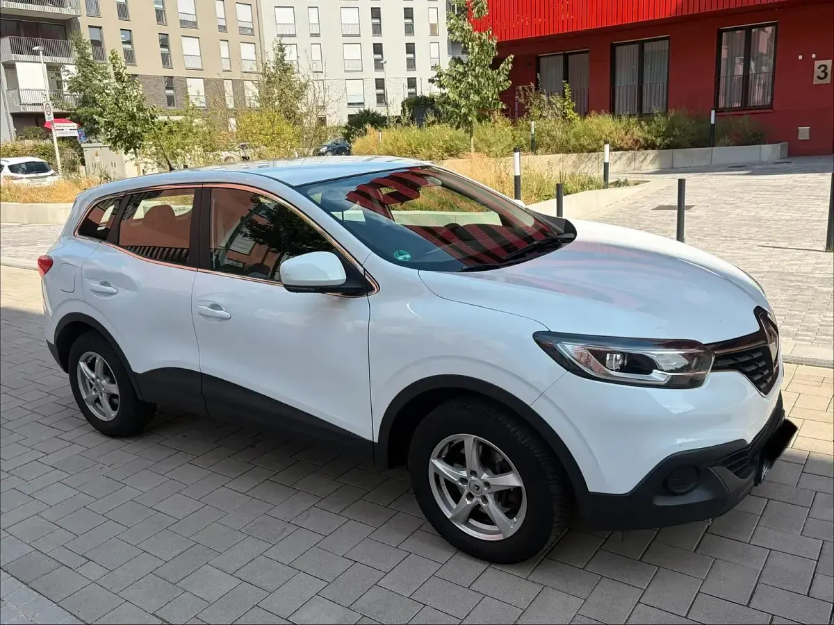 Gebraucht Renault Kadjar 131 PS (96 kW) 2015 Weiß SUV