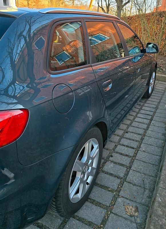 Gebraucht Audi A3 Attraction 102 PS (75 kW) 2009 Grau Kleinwagen