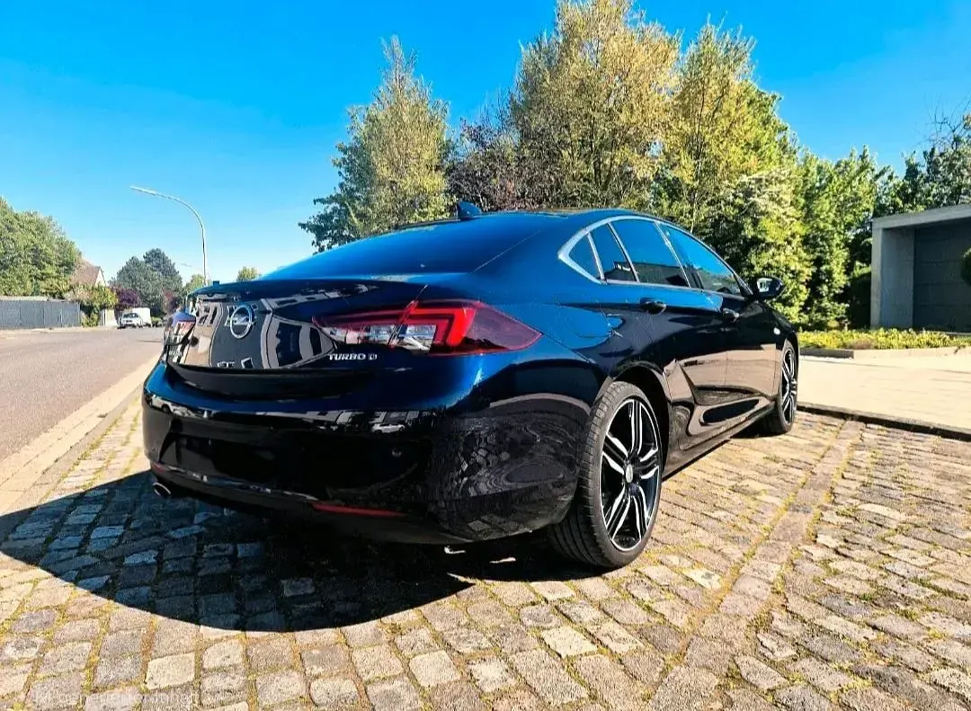 Gebraucht Opel Insignia Sport 170 PS (125 kW) 2018 Blau Limousine