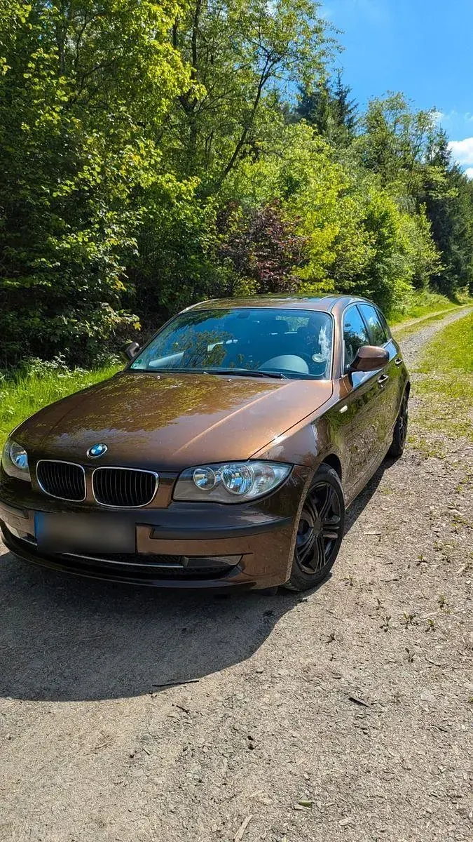 Gebraucht BMW 116 116 PS (85 kW) 2011 Braun Kleinwagen
