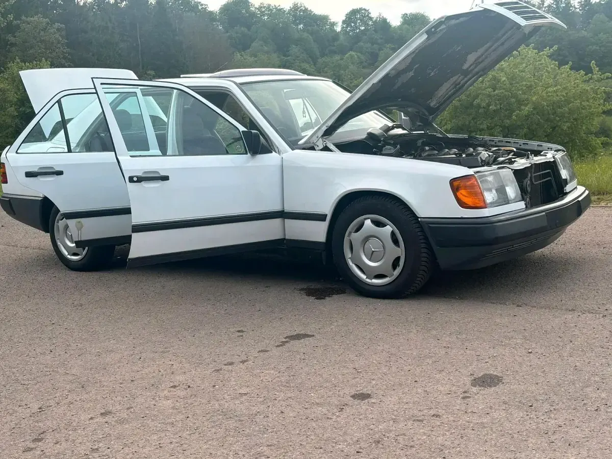 Gebraucht Mercedes E300 1984 Weiß Limousine
