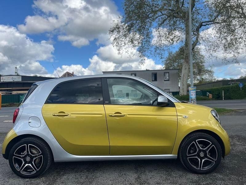 Gebraucht Smart ForFour Passion 90 PS (66 kW) 2018 Gelb Kleinwagen