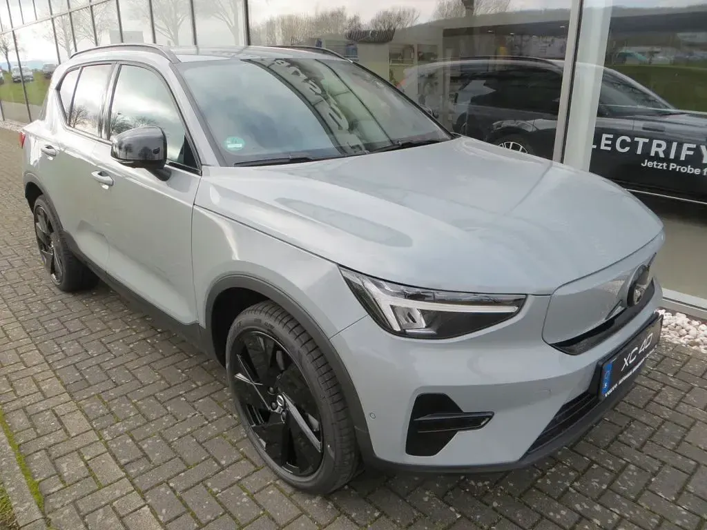 Gebraucht Volvo EX40 Plus 185 kW (252 PS) 2026 Grau SUV