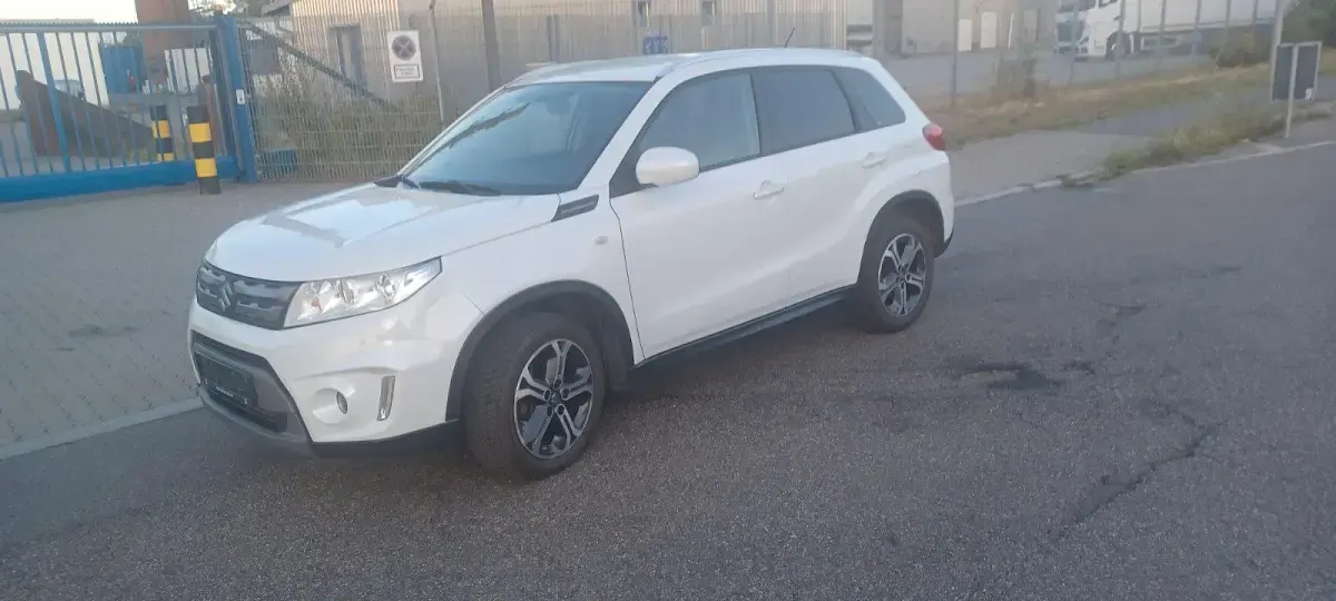 Gebraucht Suzuki Vitara 150 PS (110 kW) 2016 Weiß SUV