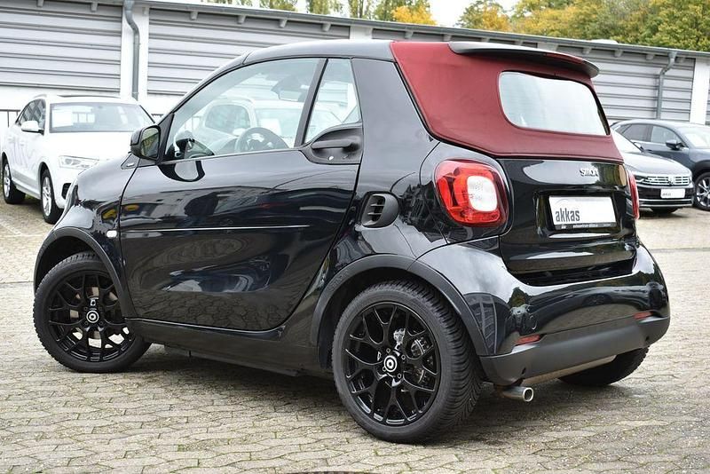 Schwarz Gebraucht 2017 Smart ForTwo Cabrio Prime Cabrio | 13.450 € (Fairer Preis) - Bild 1/4
