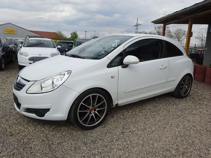 Weiß Gebraucht 2007 Opel Corsa Edition Limousine | 1.300 € (Superpreis) - Bild 1/4