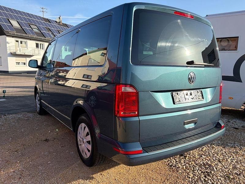 Gebraucht VW Multivan 150 PS (110 kW) 2018 Grün Van