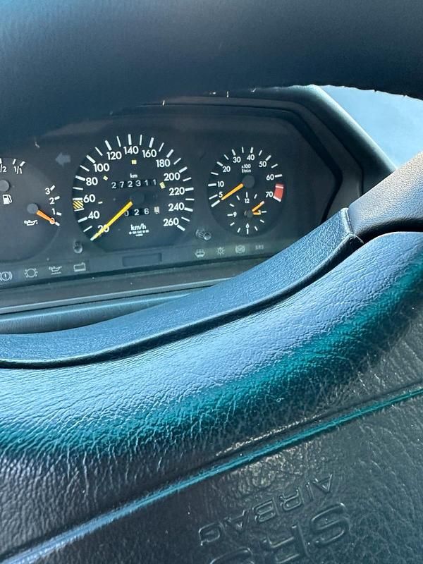 Gebraucht Mercedes E320 220 PS (161 kW) 1994 Silber Kombi