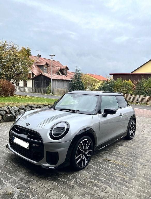 Gebraucht Mini John Cooper Works 204 PS (150 kW) 2025 Silber Kleinwagen