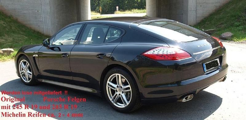 Gebraucht Porsche Panamera 250 PS (183 kW) 2012 Schwarz Kleinwagen