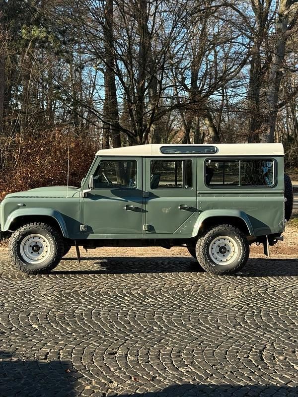 Gebraucht Land Rover Defender 122 PS (89 kW) 2008 Grün SUV