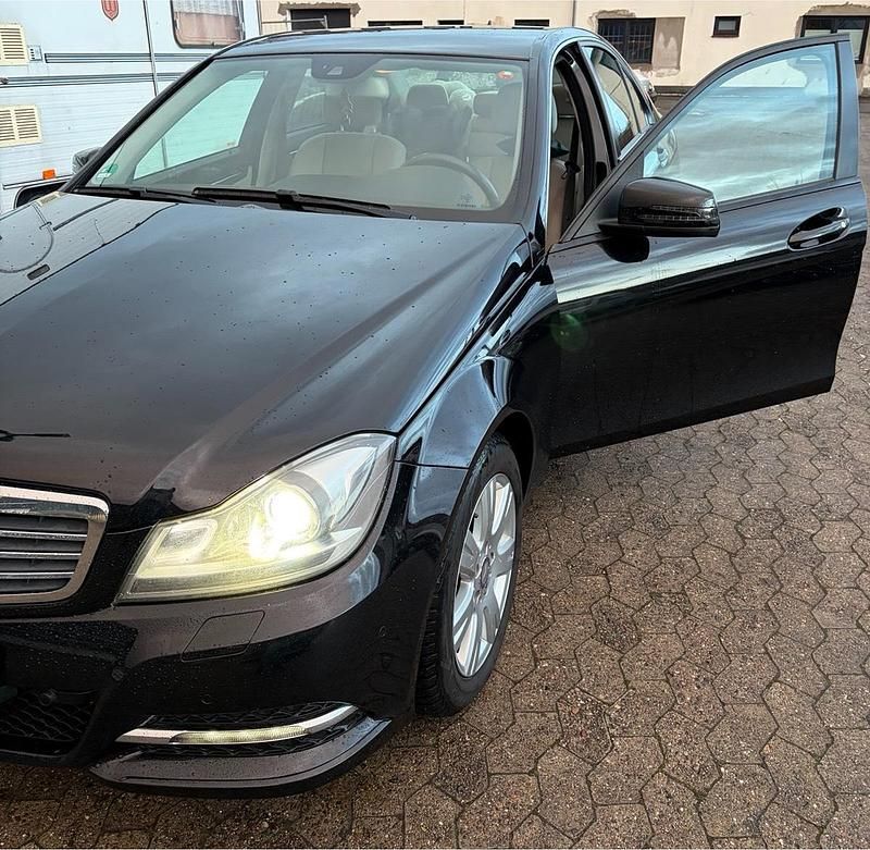 Gebraucht Mercedes C220 177 PS (130 kW) 2013 Schwarz Limousine