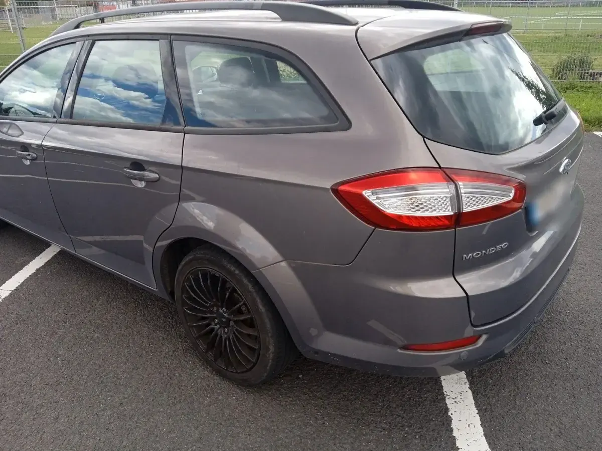 Gebraucht Ford Mondeo Titanium 145 PS (106 kW) 2010 Grau Kombi