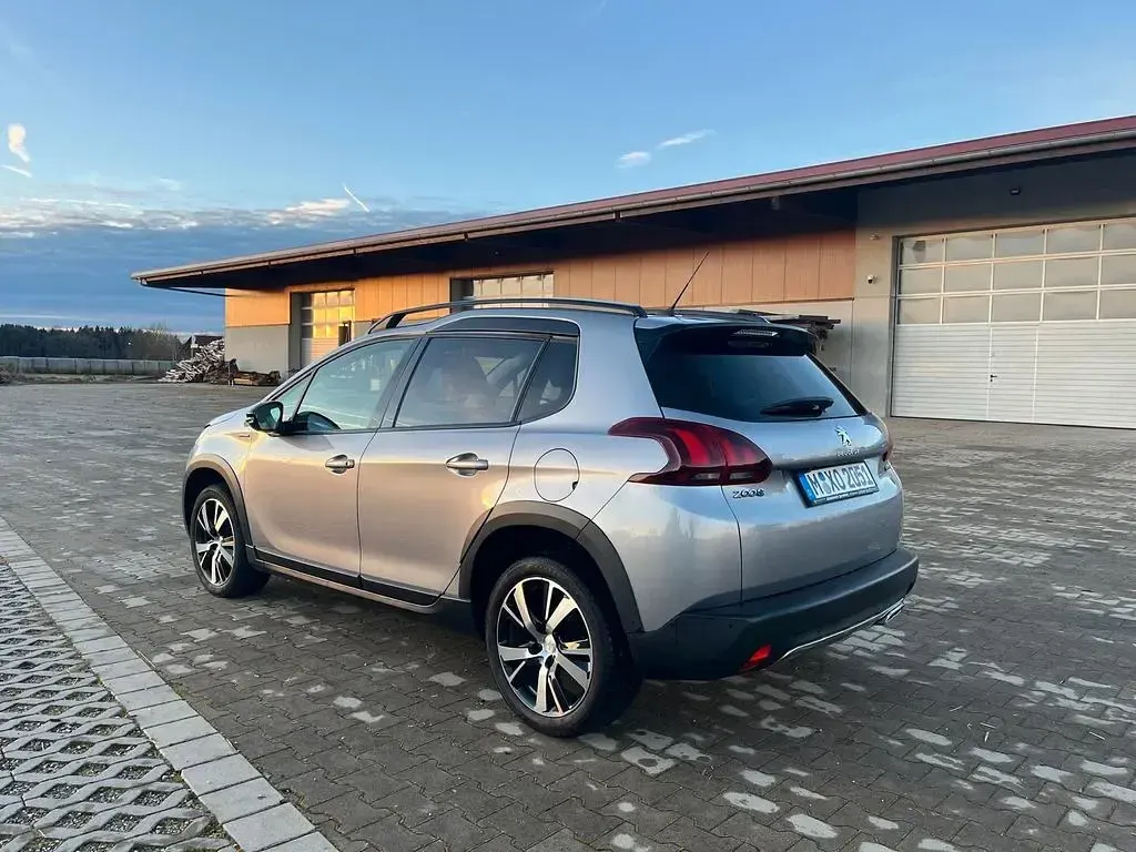 Gebraucht Peugeot 2008 Allure 114 PS (83 kW) 2019 Silber SUV