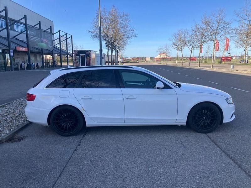 Używany Audi A4 Ambiente 239 KM (175 kW) 2009 Biały Kombi