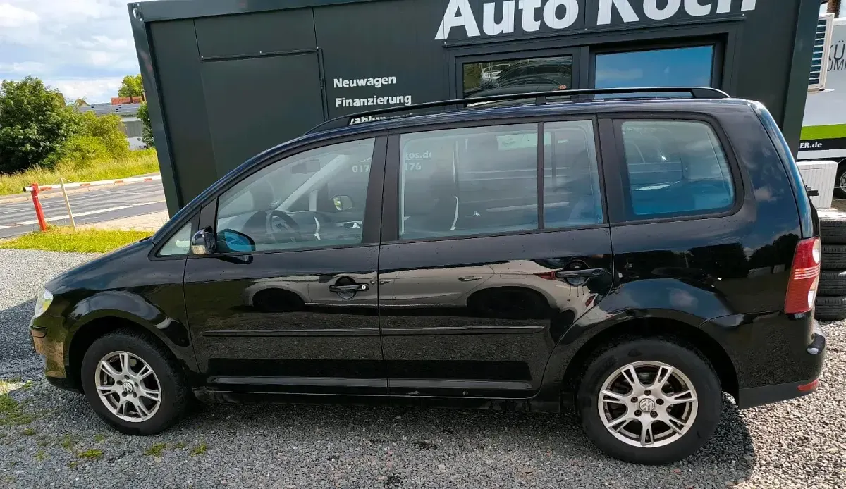 Gebraucht VW Touran Trendline 140 PS (102 kW) 2007 Deep black perleffekt Van / Kleinbus