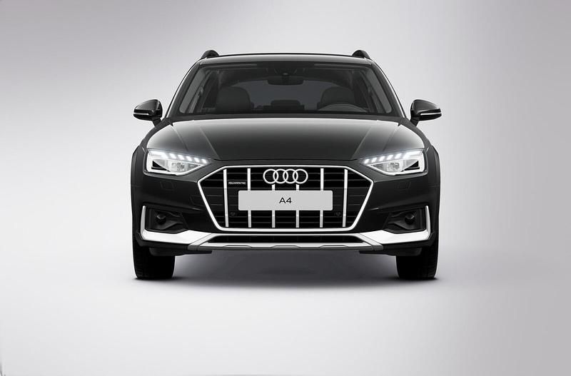 Metallic Gebraucht 2024 Audi A4 Allroad Ambiente Kombi | 46.230 € (Teuer) - Bild 1/2