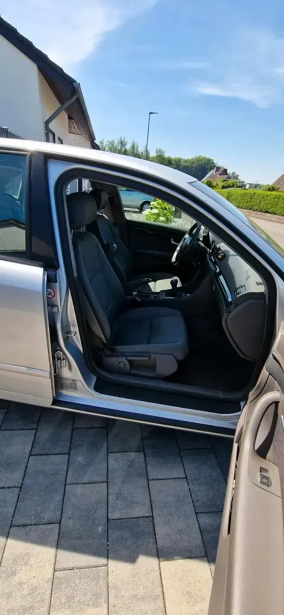 Gebraucht Audi A4 131 PS (96 kW) 2002 Silber Limousine