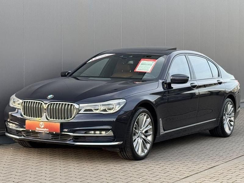 Blau Gebraucht 2016 BMW 740L Executive Limousine | 31.490 € (Fairer Preis) - Bild 1/4