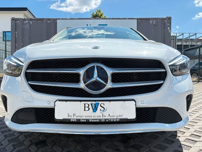 Gebraucht Mercedes B180 116 PS (85 kW) 2019 Weiß Kleinwagen