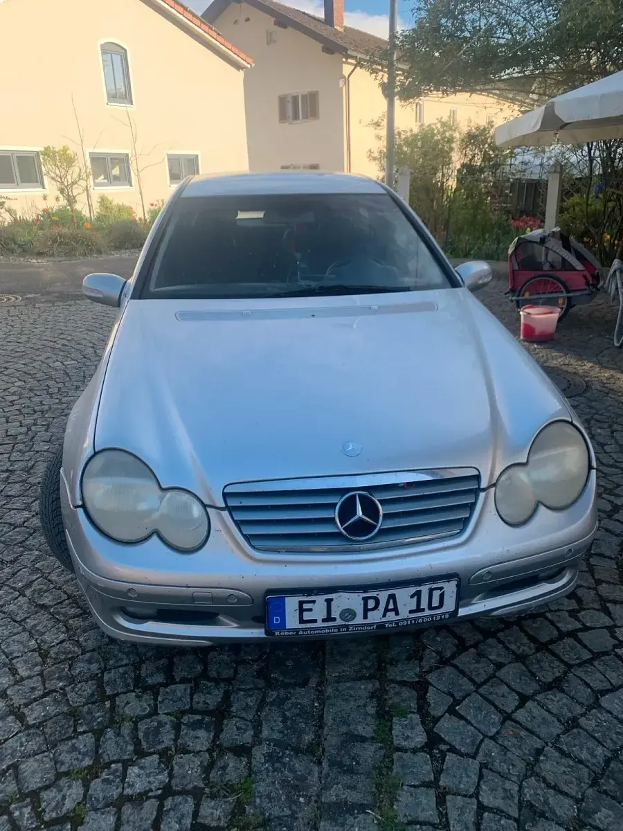 Gebraucht Mercedes C200 163 PS (119 kW) 2002 Silber Coupé