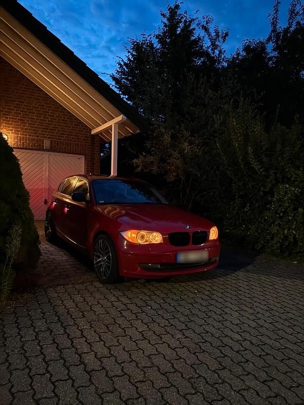 Gebraucht BMW 118 143 PS (105 kW) 2010 Rot Kleinwagen