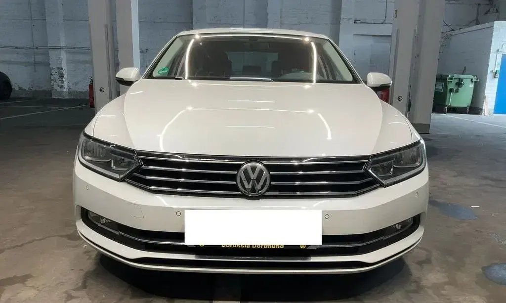 Gebraucht VW Passat Comfortline 150 PS (110 kW) 2015 Weiß Limousine