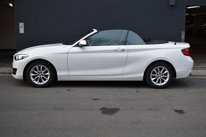 Gebraucht BMW 220 Sport Line 184 PS (135 kW) 2021 Weiß Cabrio