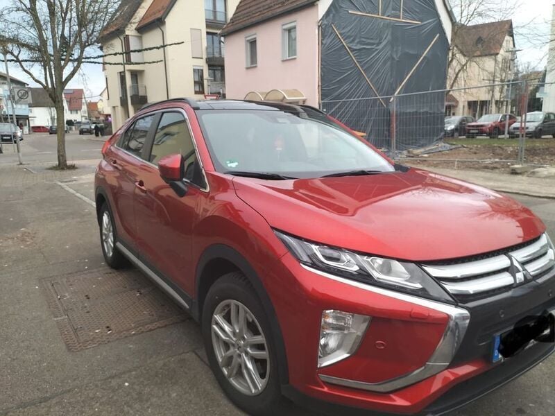 Rot Gebraucht 2019 Mitsubishi Eclipse Cross SUV | 17.500 € (Etwas zu teuer) - Bild 1/4