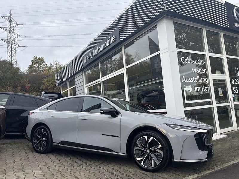 Grau Neu 2025 Mazda 6e Takumi-Line Limousine | 41.410 € (Superpreis) - Bild 1/3