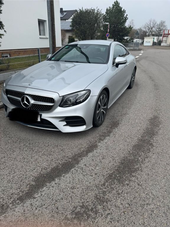 Grau Gebraucht 2017 Mercedes E200 AMG line Coupé | 22.000 € (Guter Preis) - Bild 1/4