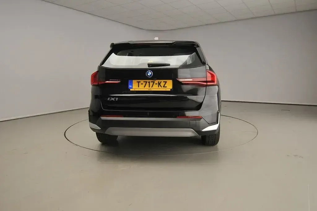 Gebraucht BMW iX1 Sport Line 230 kW (313 PS) 2023 Schwarz SUV