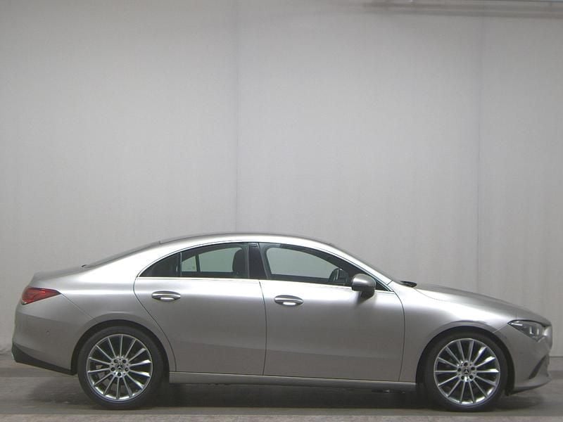 Grau Gebraucht 2020 Mercedes CLA180 Progressive Limousine | 21.280 € (Superpreis) - Bild 1/4