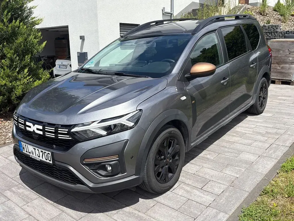 Gebraucht Dacia Jogger Extreme 101 PS (74 kW) 2025 Grau Van / Kleinbus