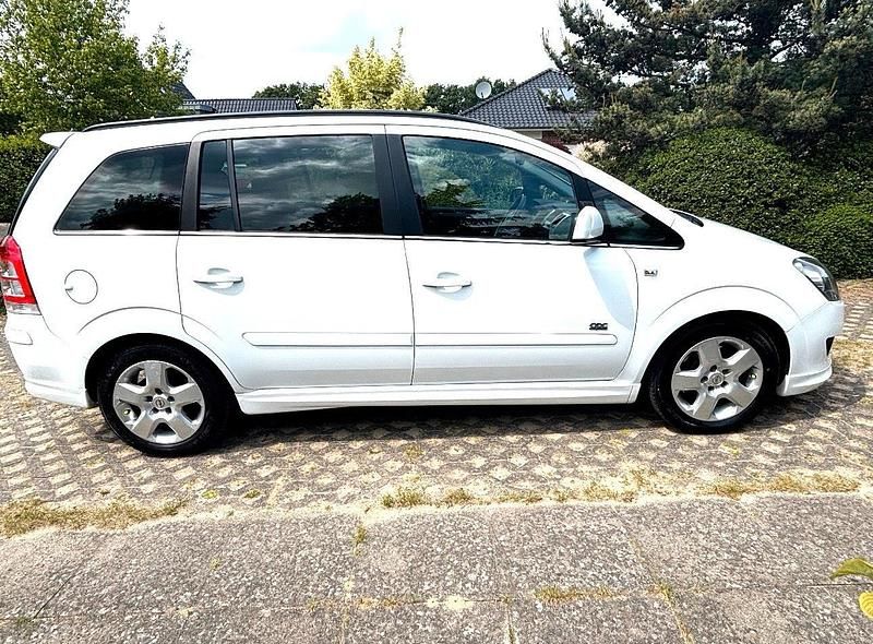 Gebraucht Opel Zafira OPC 125 PS (91 kW) 2012 Weiß Van / Kleinbus