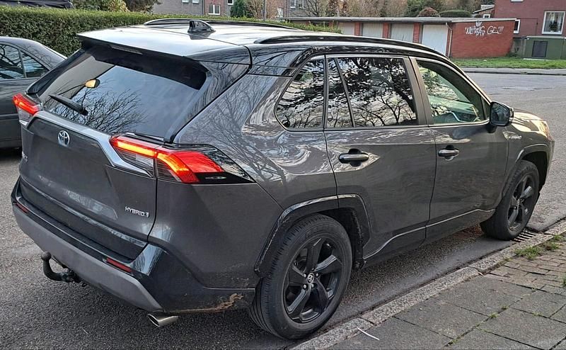 Grau Gebraucht 2019 Toyota RAV4 Hybrid SUV | 21.250 € (Superpreis) - Bild 1/4