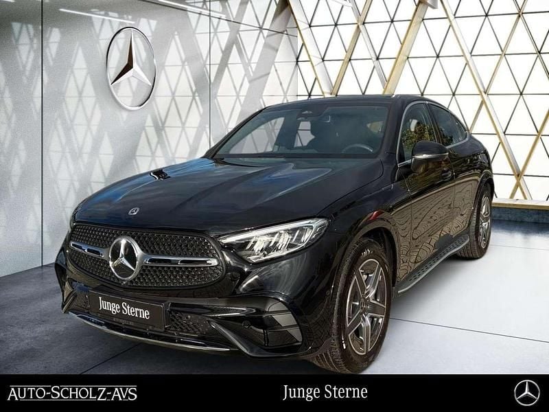 Obsidianschwarz metallic Gebraucht 2024 Mercedes GLC300 AMG Coupé | 61.315 € (Guter Preis) - Bild 1/3