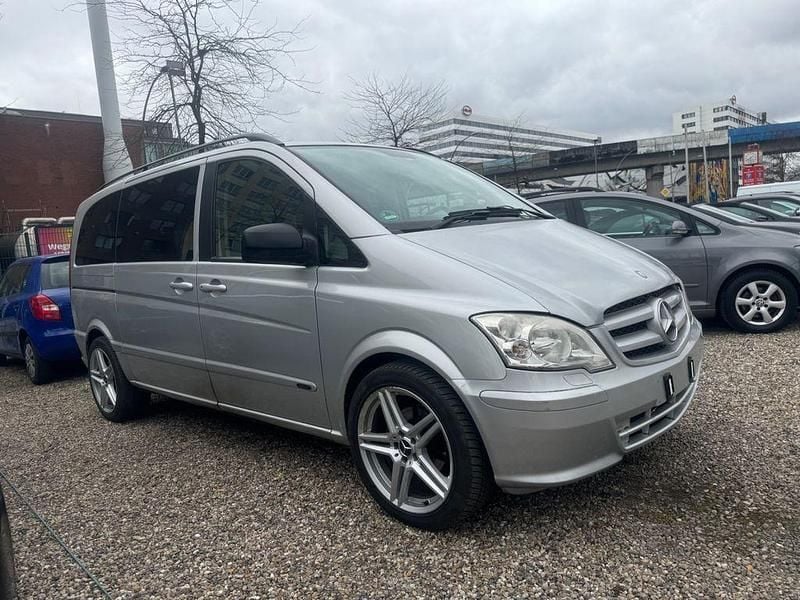 Silber Gebraucht 2004 Mercedes Viano Van / Kleinbus | 7.499 € (Fairer Preis) - Bild 1/4