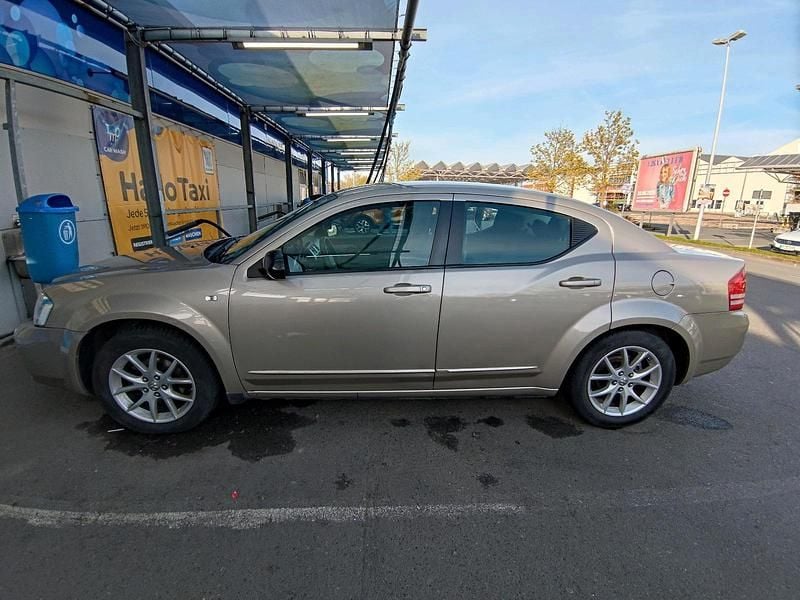Gebraucht Dodge Avenger 156 PS (114 kW) 2008 Beige Limousine