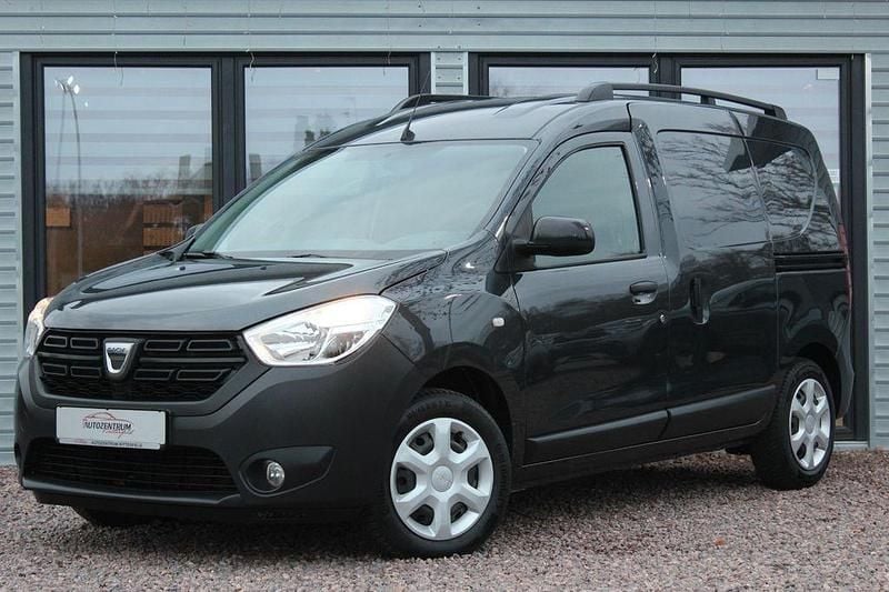 Grau Gebraucht 2020 Dacia Dokker Comfort Van / Kleinbus | 9.980 € (Superpreis) - Bild 1/4